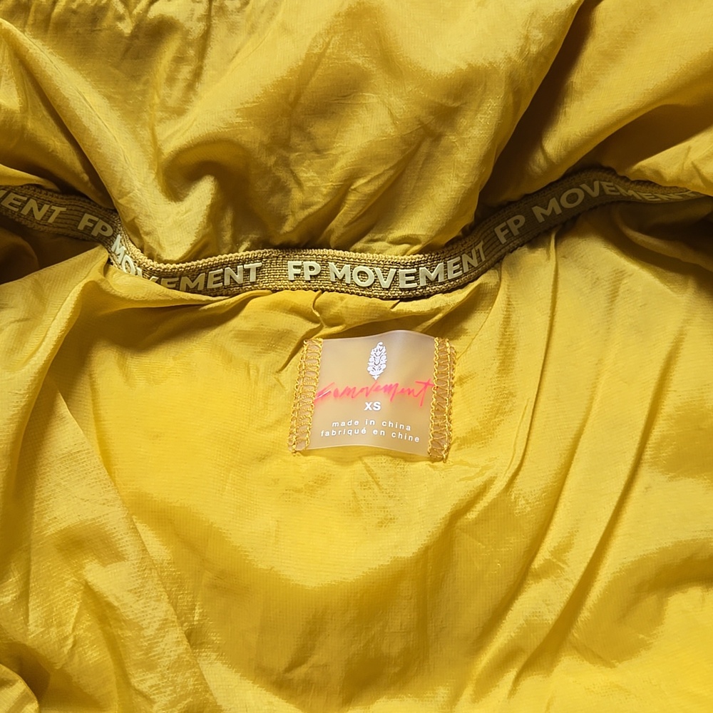 Free People oversized gold puffer vest - Picture 5 of 7